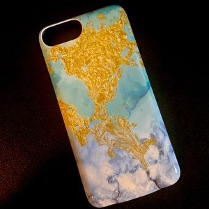 iPhone 6 LuxyLemon battery charging case. Works great. Make an offer.